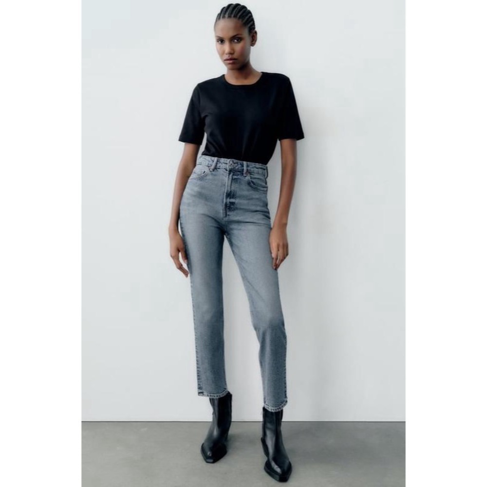 ZARA DARK WASH MOM JEANS